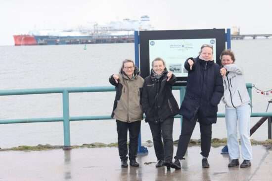 Wir zeigen „Daumen runter!“ für das LNG-Terminal in Wilhelmshaven.