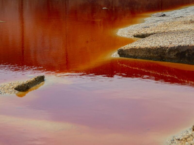 Eau polluée par l'exploitation minière